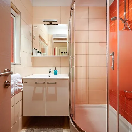 בית הארחה Olea Luxury 3*